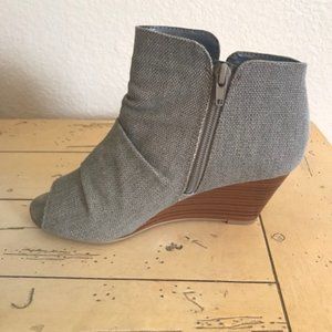 Cityclassified Peep Toe Wedges